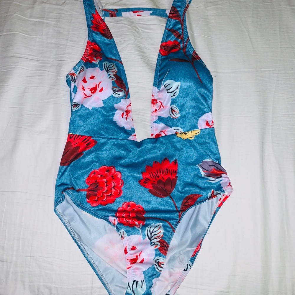 Zaful One Piece Plunging High Cut Floral Swimwear